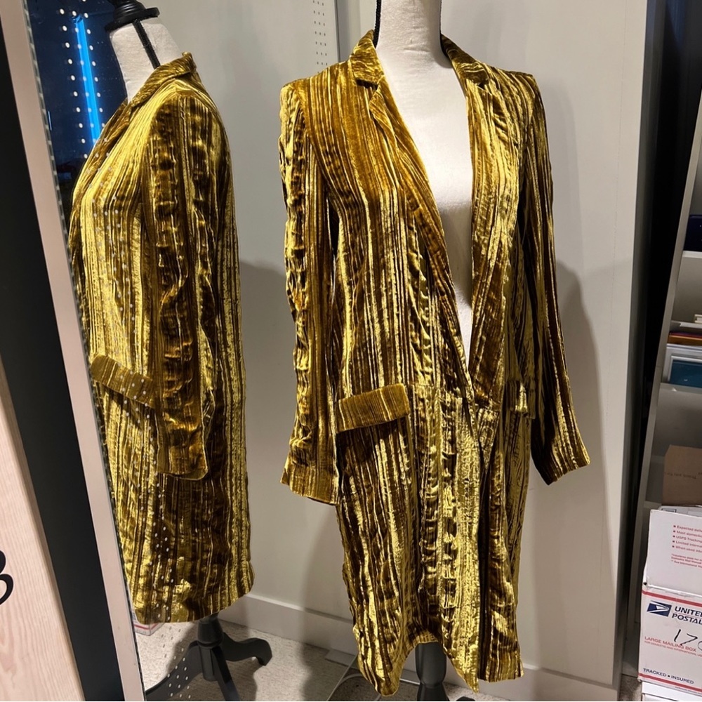 Zara mustard velvet jacket XS